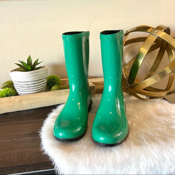 UGG Shoes - Ugg Sienna Rain Shearling Footbed Boots Shoes Woman’s Size 7 Jazz Green.
